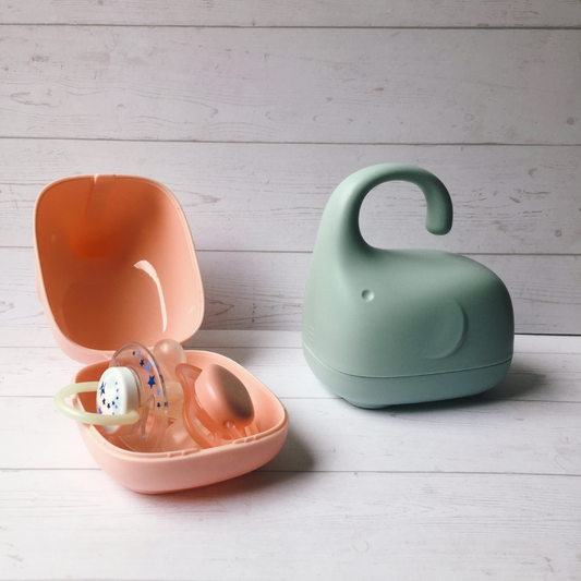 Porta chupetes de elefante